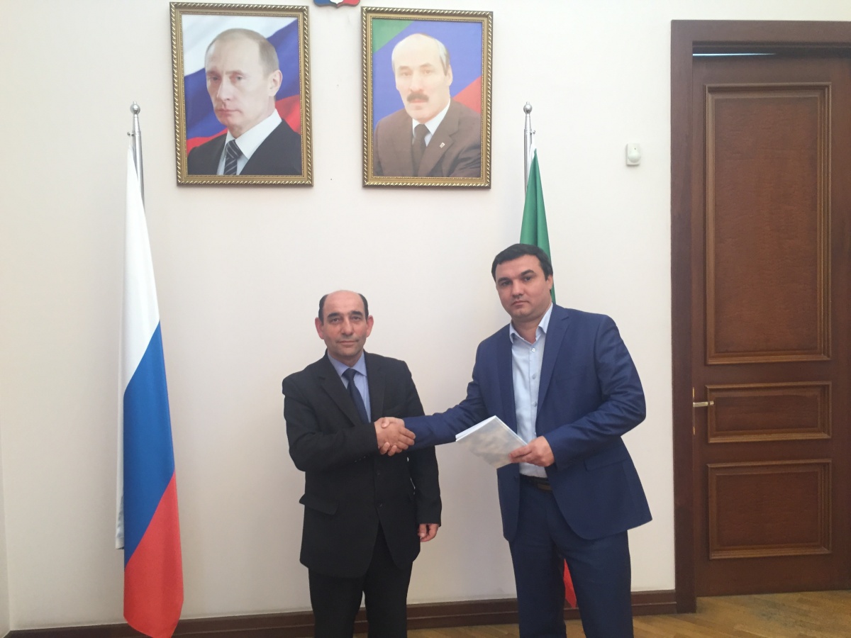 17 марта в Представительстве РД в г.Баку состоялась встреча с методистом ГОРОНО г. Сумгаита Азербайджанской Республики Пашаевым Алхаддином Алайдар оглы.