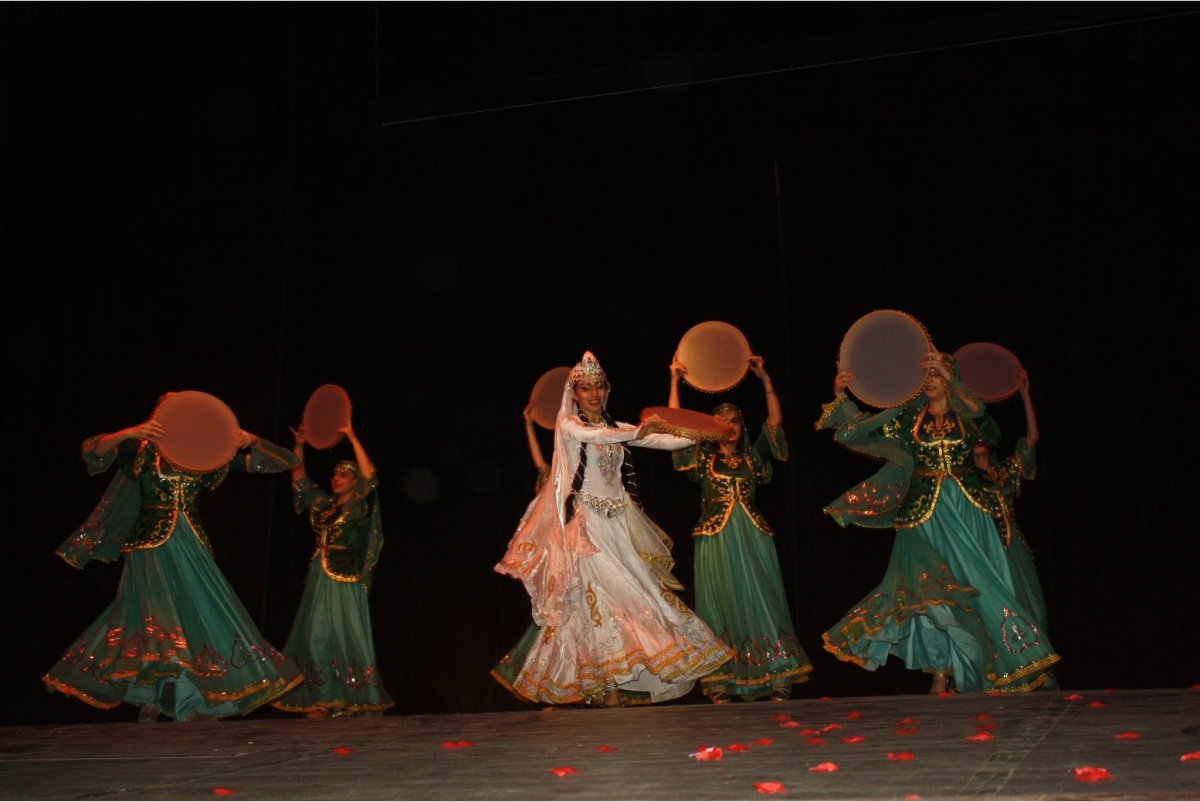 В г. Баку состоялся фестиваль «Мозаика языковых культур».